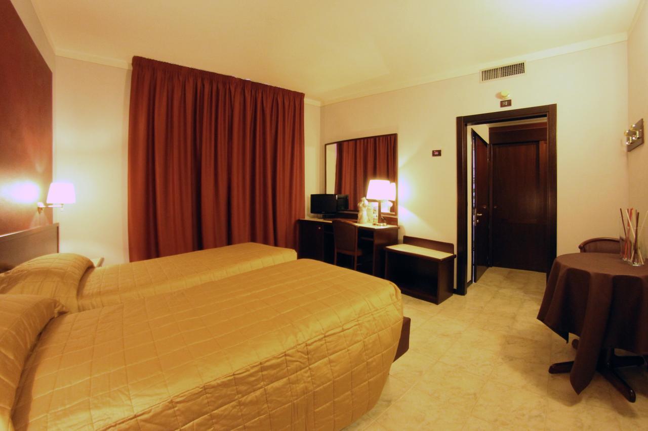 Hotel Forum Foiano Della Chiana Exterior photo