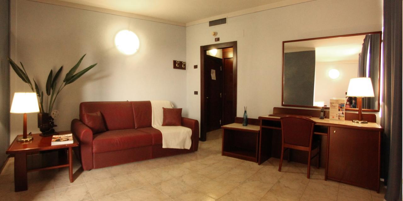 Hotel Forum Foiano Della Chiana Exterior photo