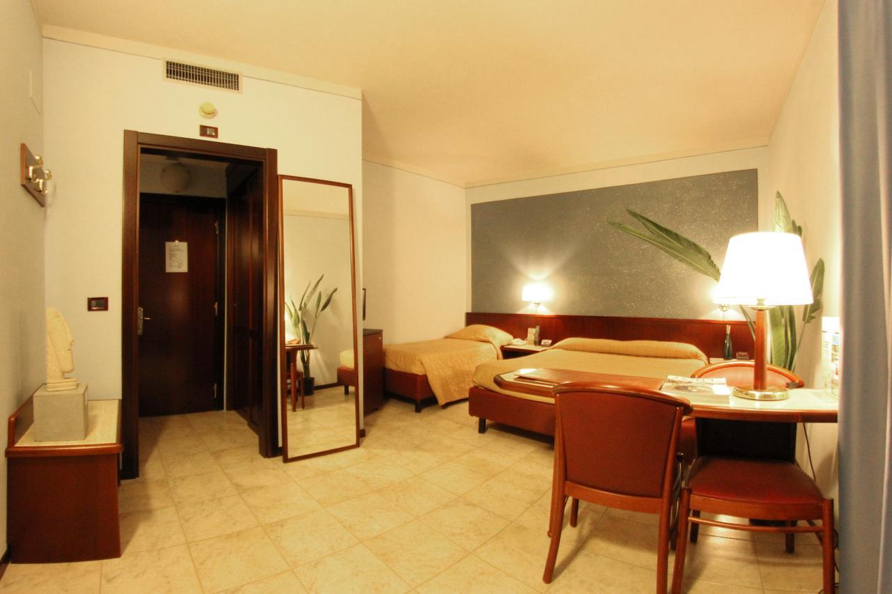 Hotel Forum Foiano Della Chiana Exterior photo